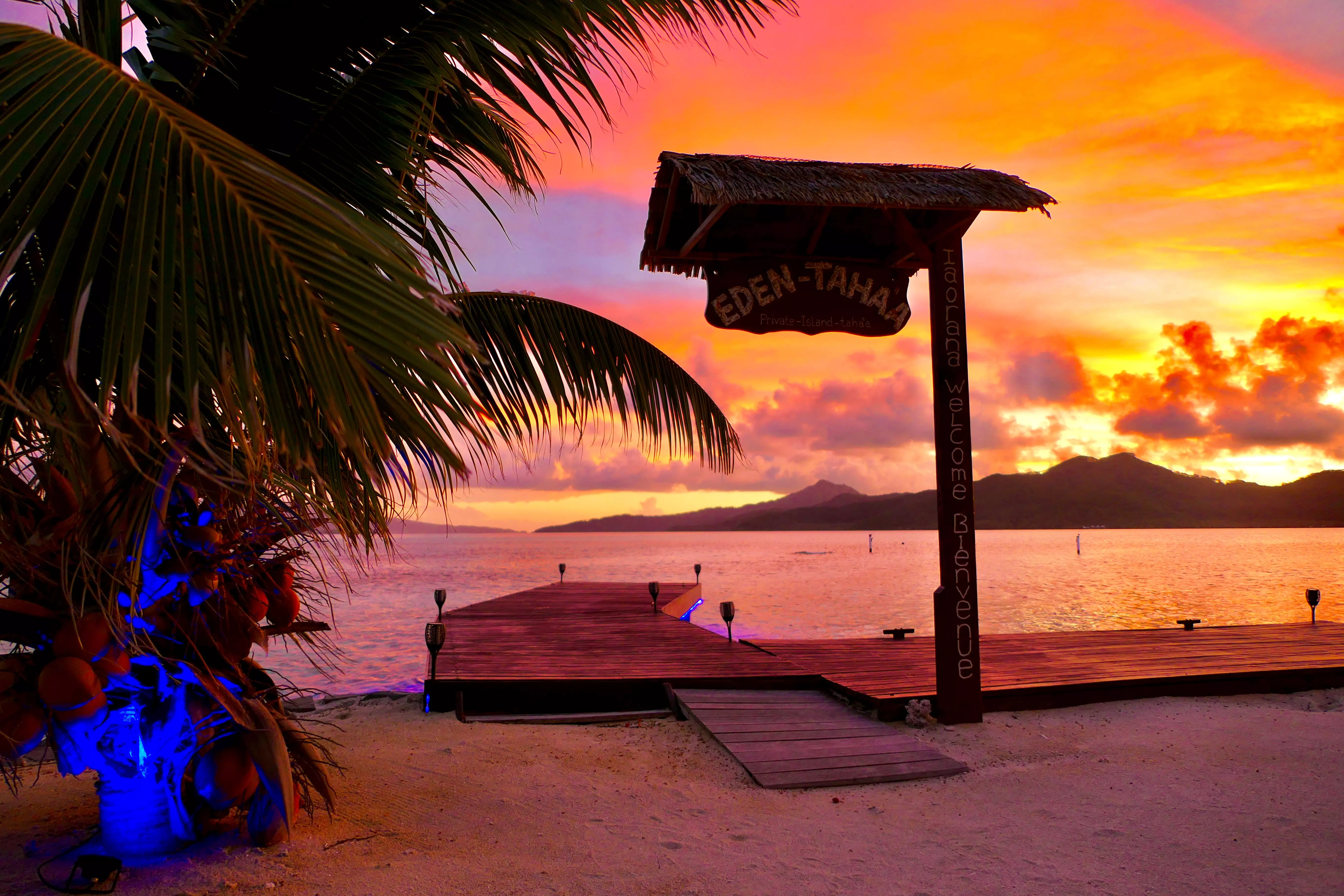 Luxury room at Hotel EDEN Taha'a private island